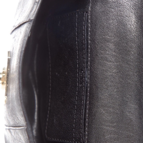 CHLOÉ DESIGNER BLACK AND GOLD
Leather Elsie Shoulder Bag - Picture 4 of 9